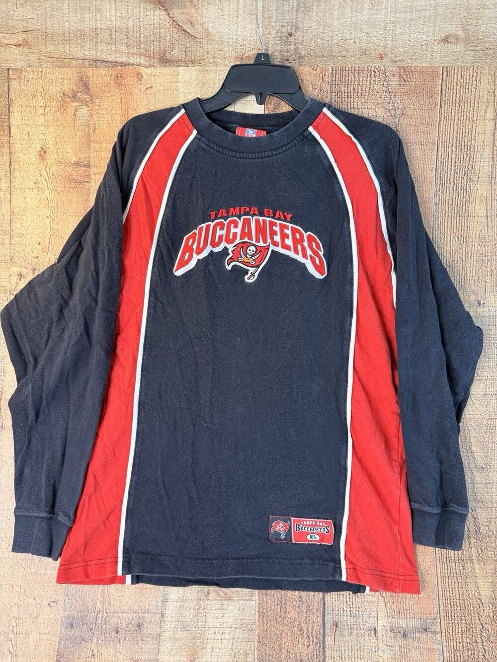 Vintage 2000 Tampa Bay Buccaneers Shirt M NFL Long Sleeve Y2K Football Bucs